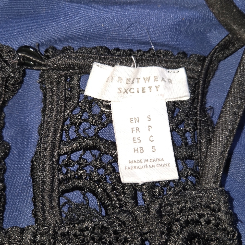 🎀Streetwear Society Black Lace Halter Top - Picture 4 of 4